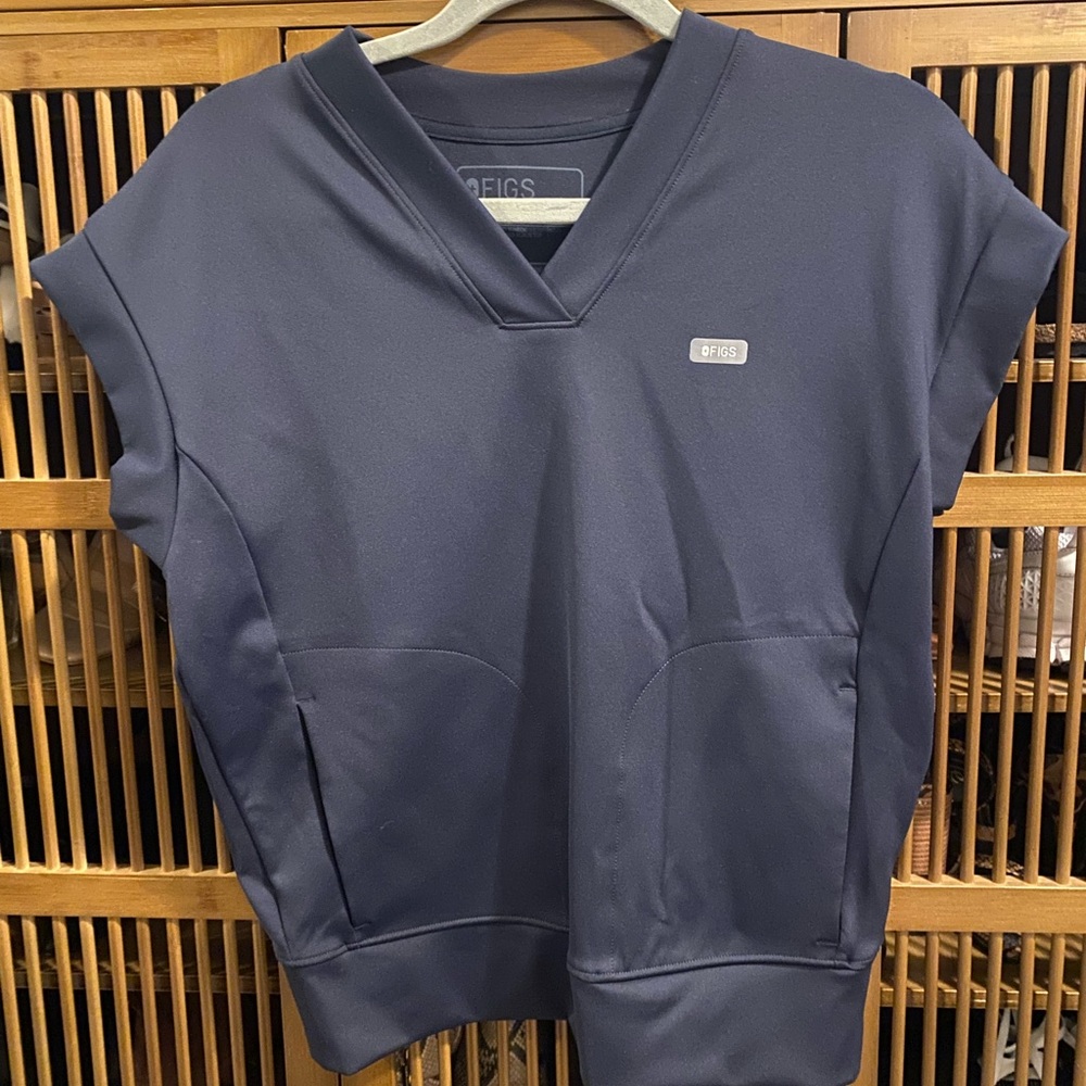 Mira FORMx V-Neck Scrub Top